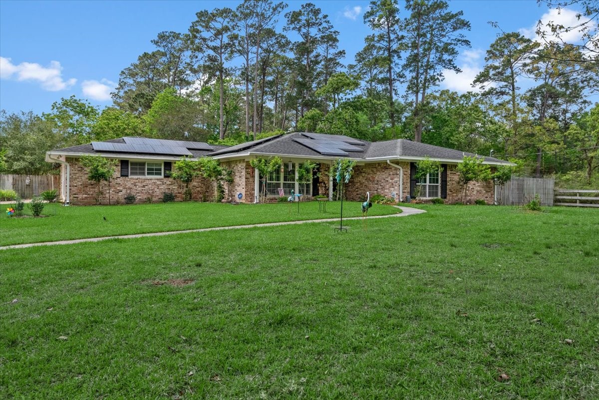 16701 Surrey Lane Property Photo 2