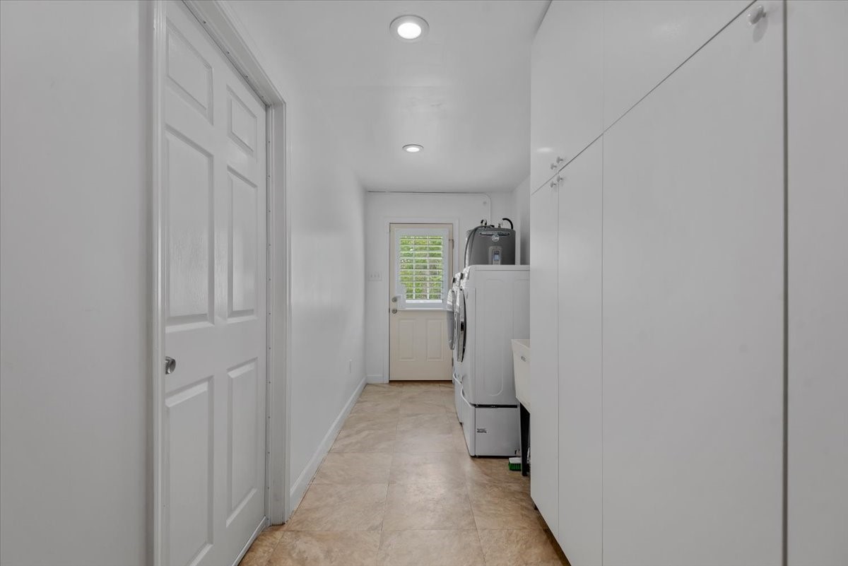 16701 Surrey Lane Property Photo 21