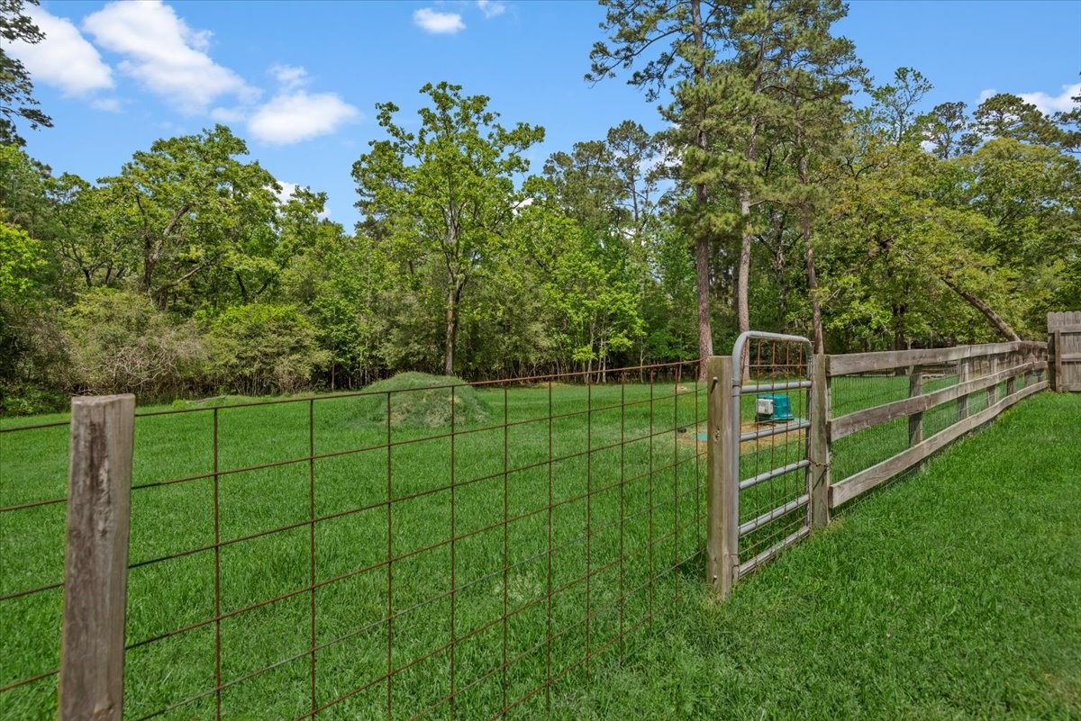 16701 Surrey Lane Property Photo 36