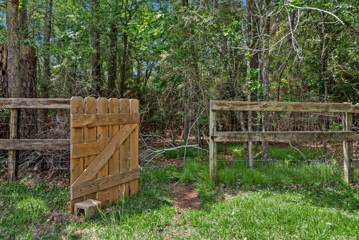 16701 Surrey Lane Property Photo 41