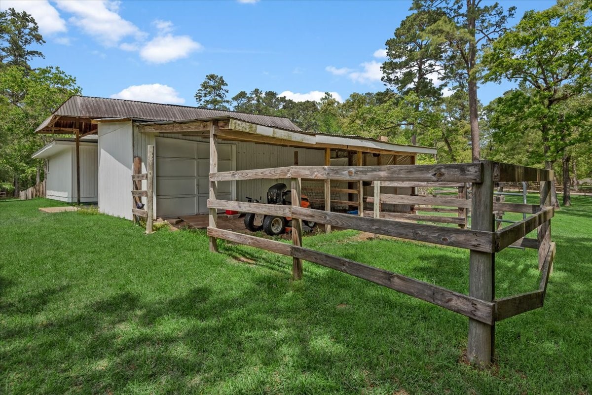 16701 Surrey Lane Property Photo 43