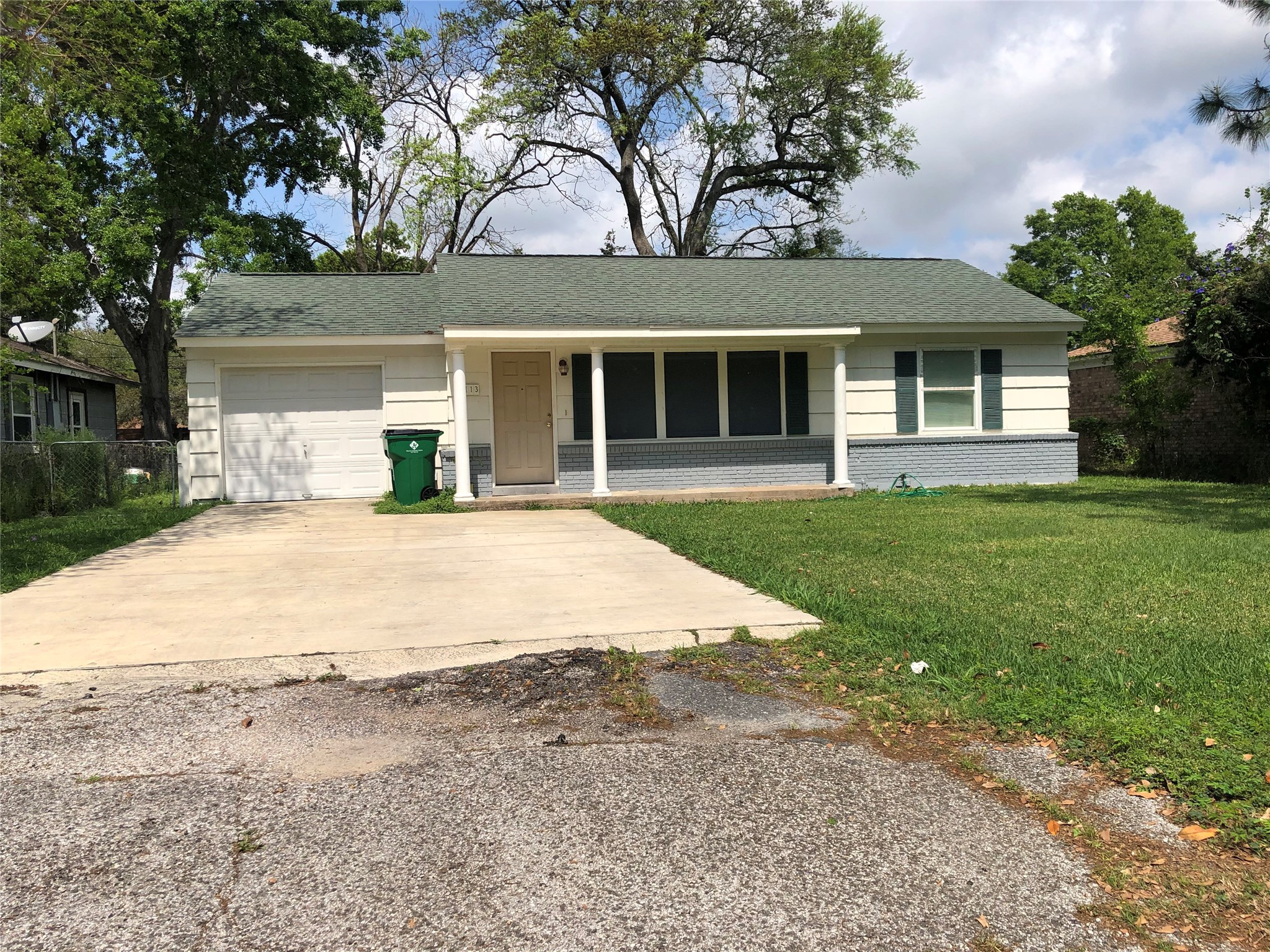 1113 E Miller Street Property Photo 1