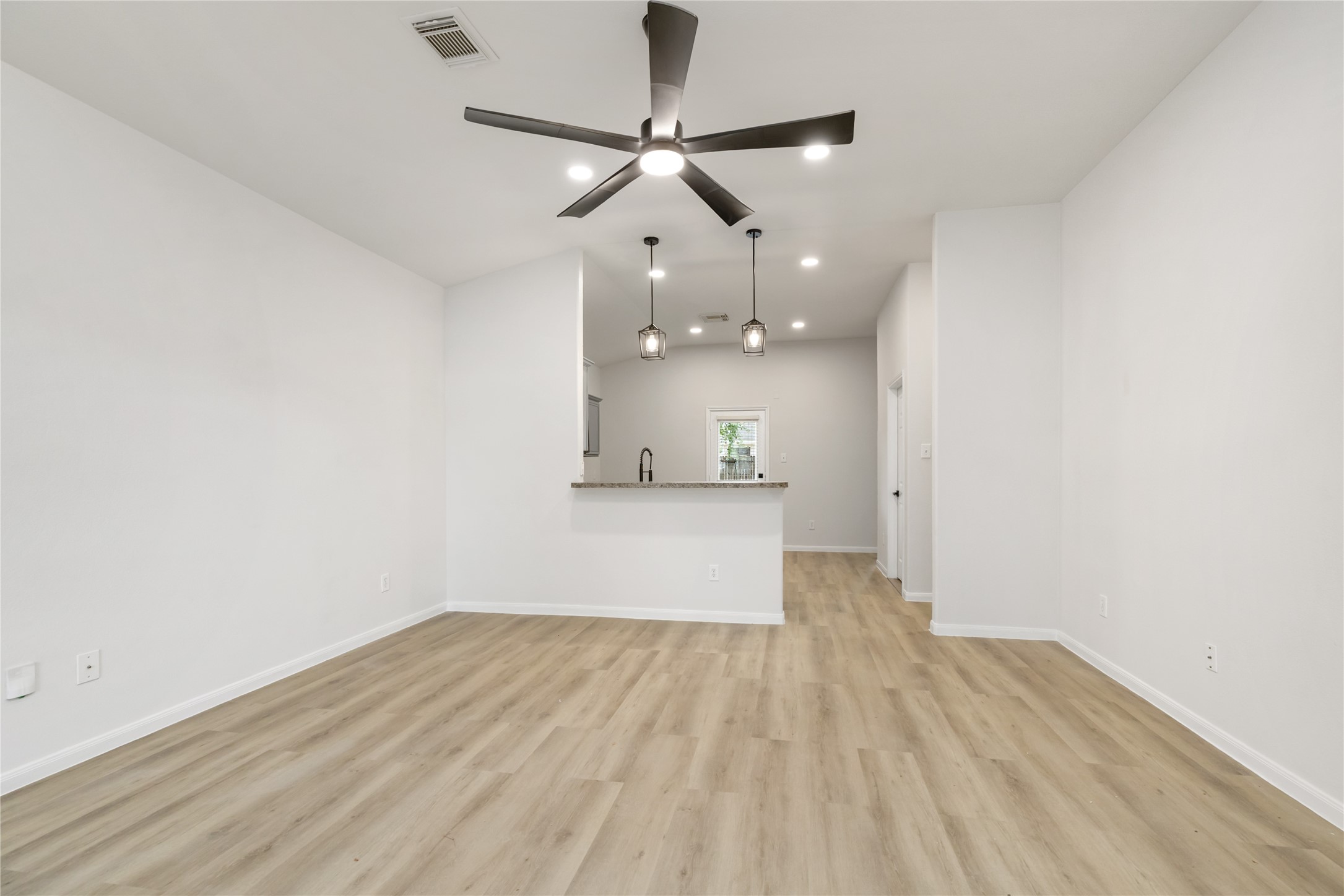 20322 Mossey Forest Court Property Photo 7