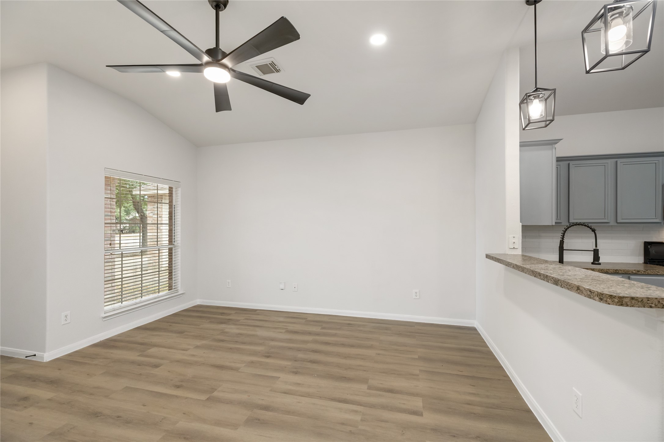 20322 Mossey Forest Court Property Photo 8