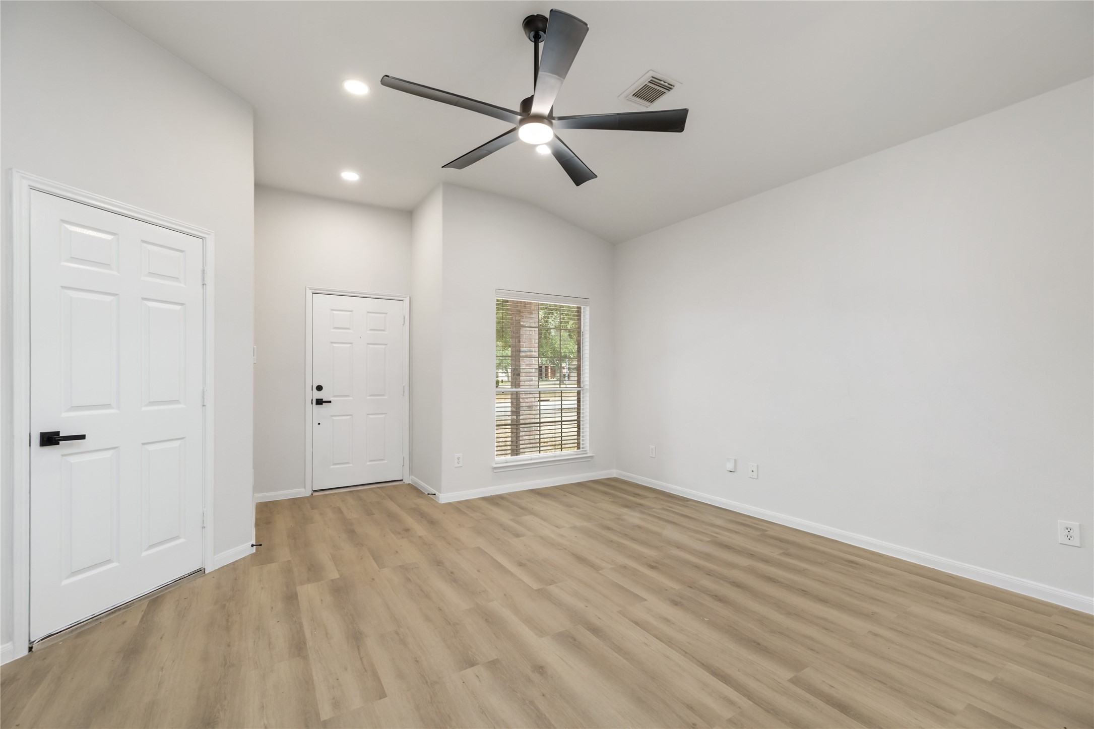 20322 Mossey Forest Court Property Photo 11