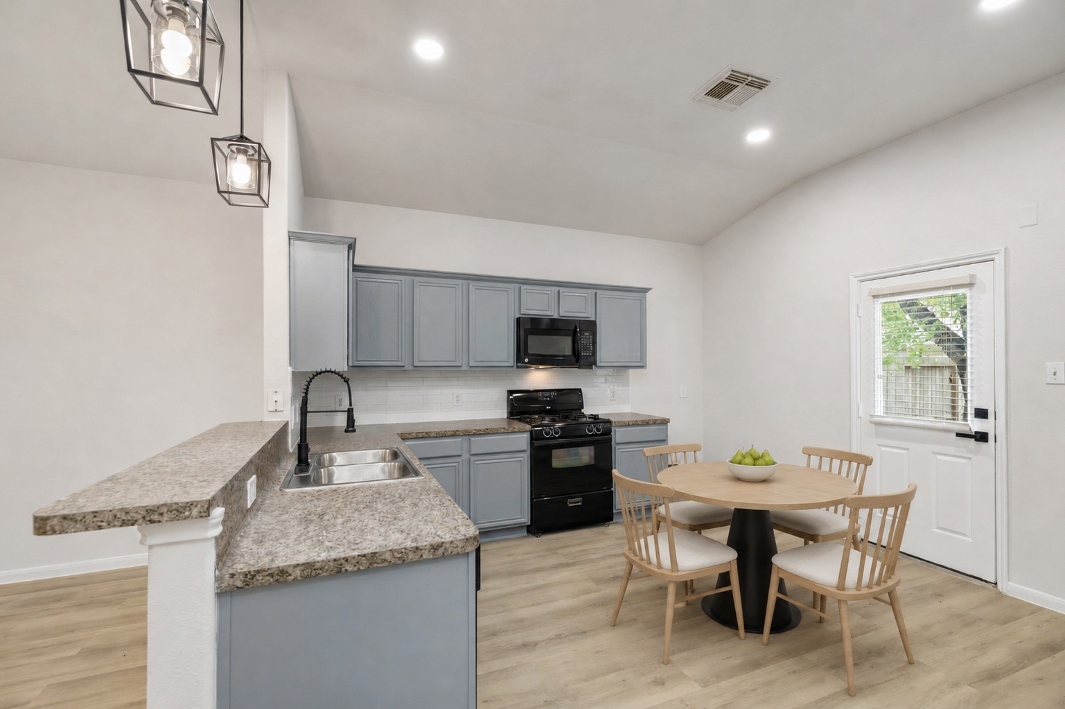 20322 Mossey Forest Court Property Photo 12