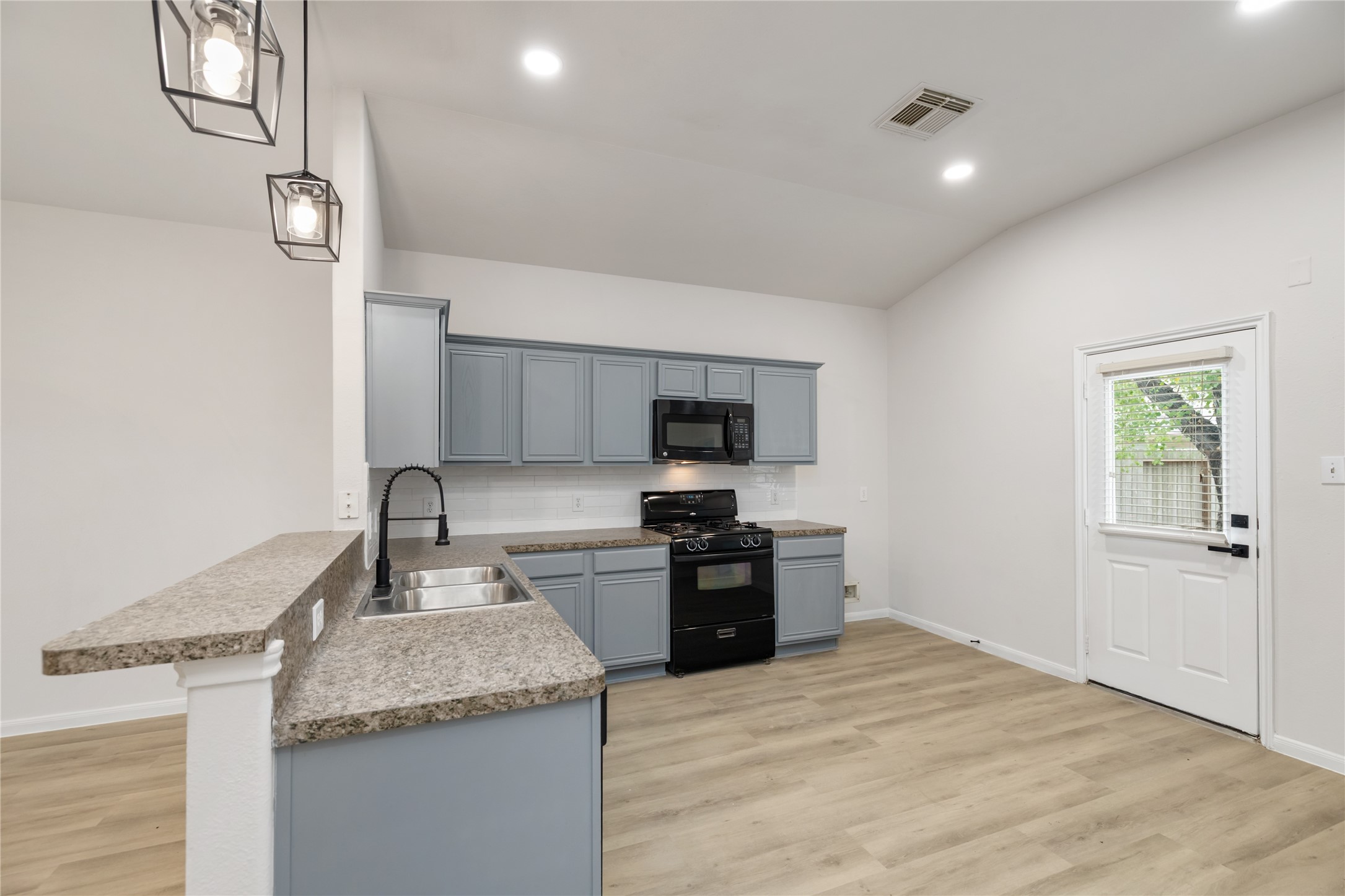 20322 Mossey Forest Court Property Photo 13