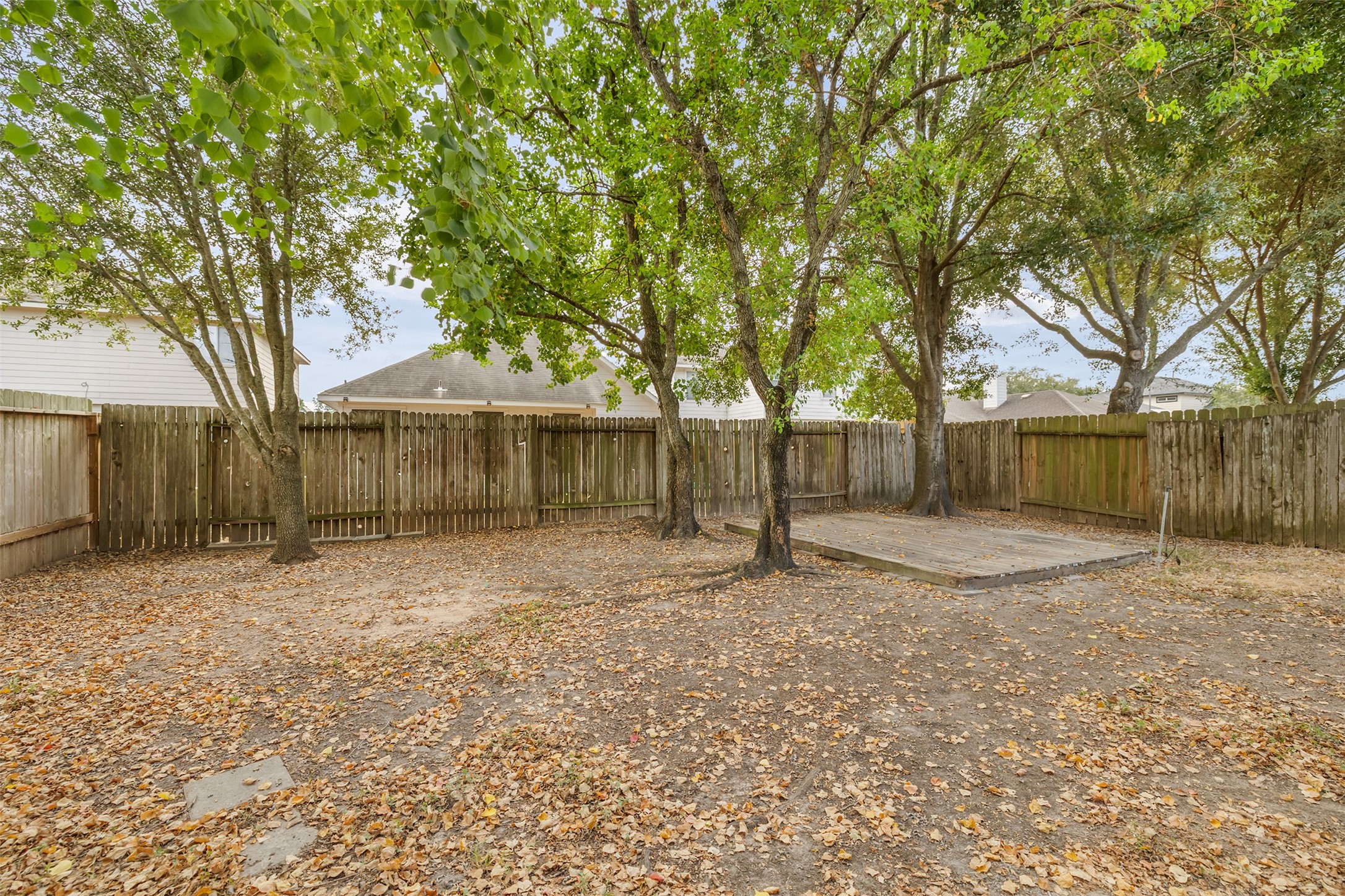 20322 Mossey Forest Court Property Photo 29