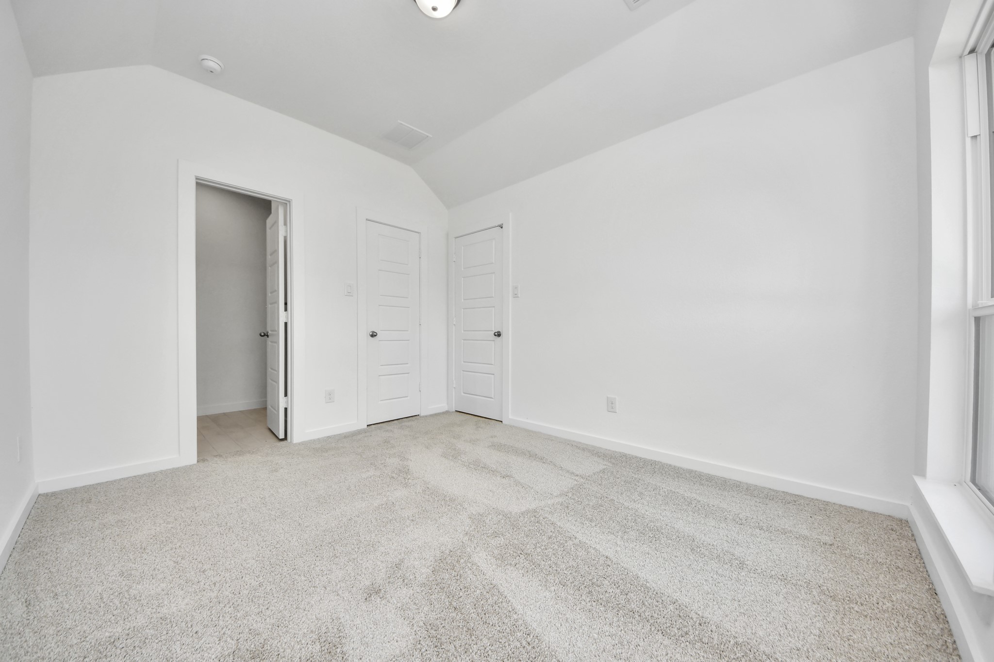26371 Viva Drive Property Photo 8