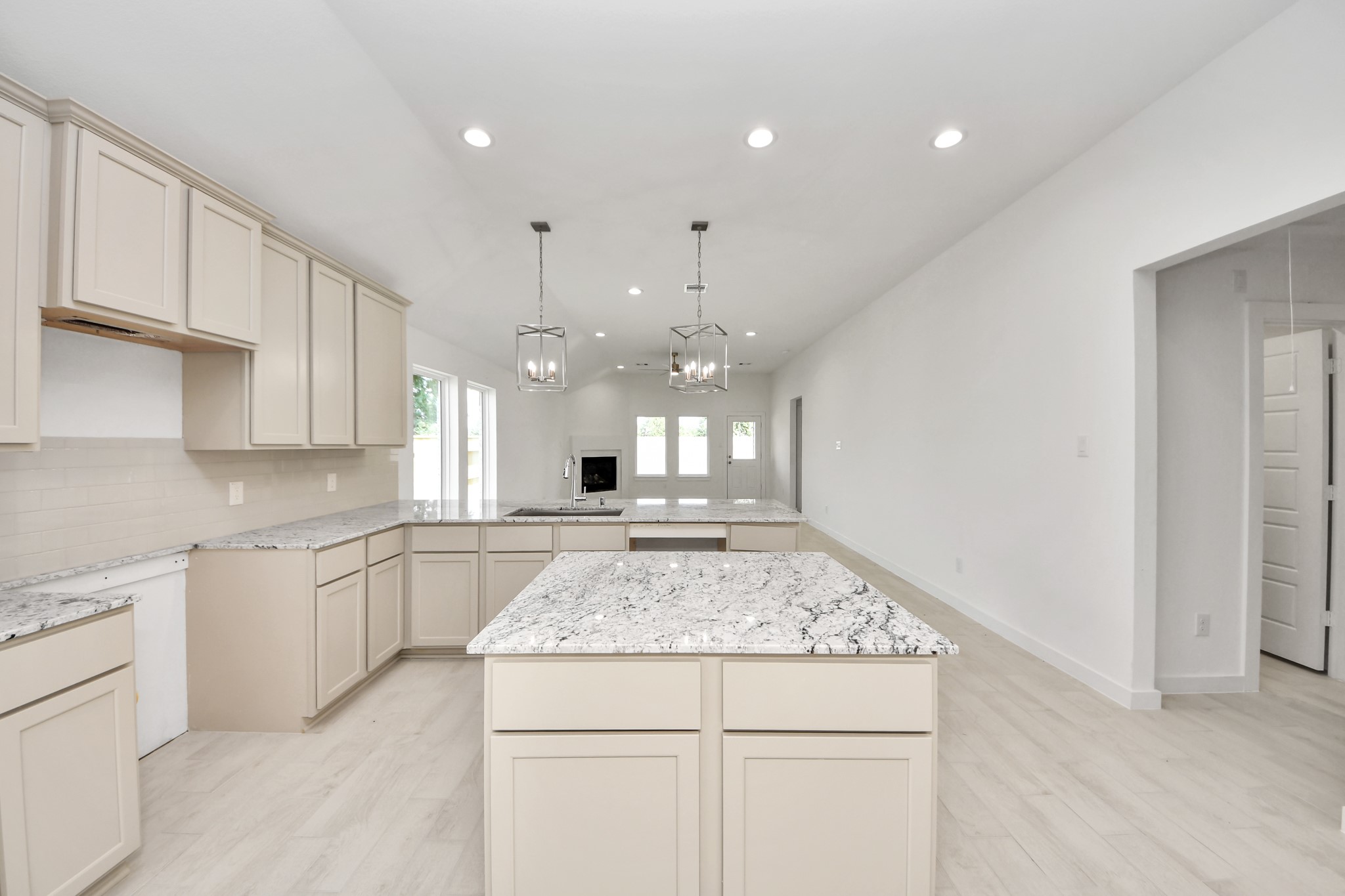26371 Viva Drive Property Photo 15