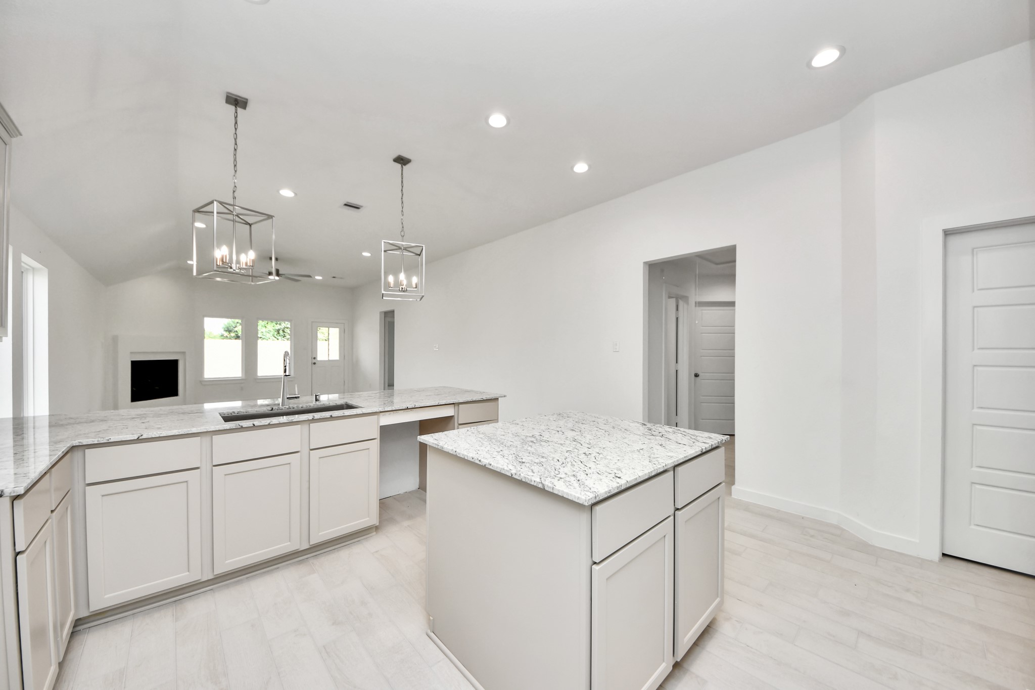 26371 Viva Drive Property Photo 16