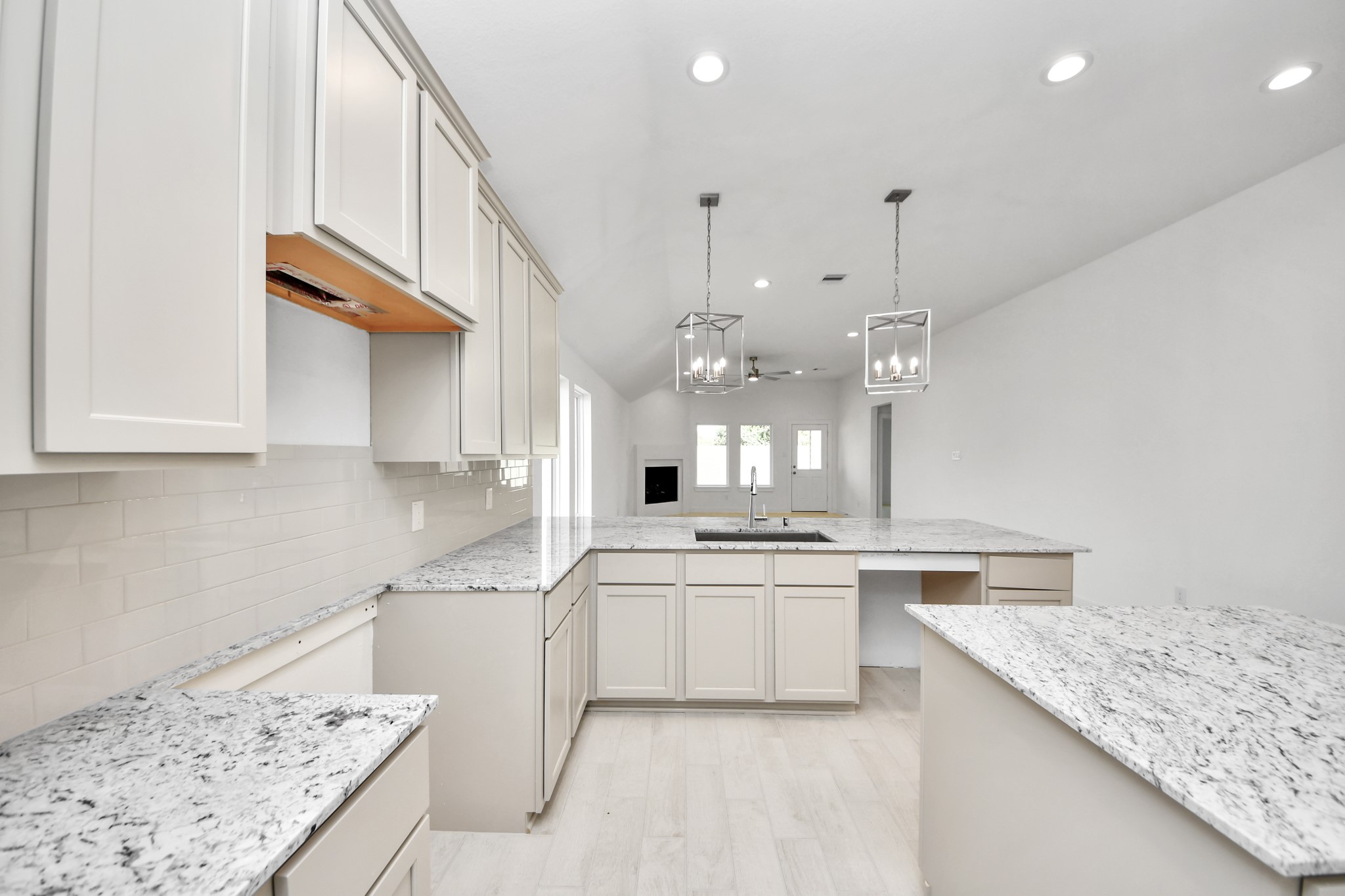 26371 Viva Drive Property Photo 17