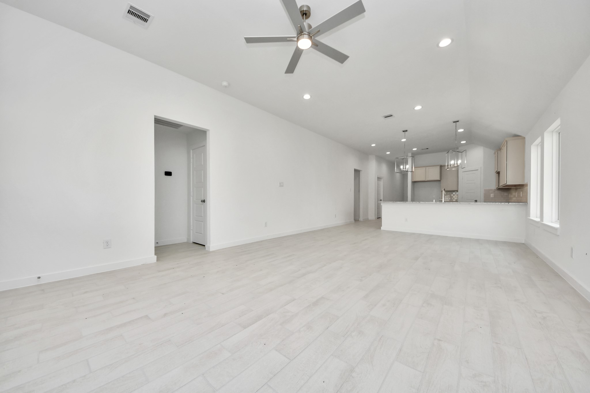 26371 Viva Drive Property Photo 25