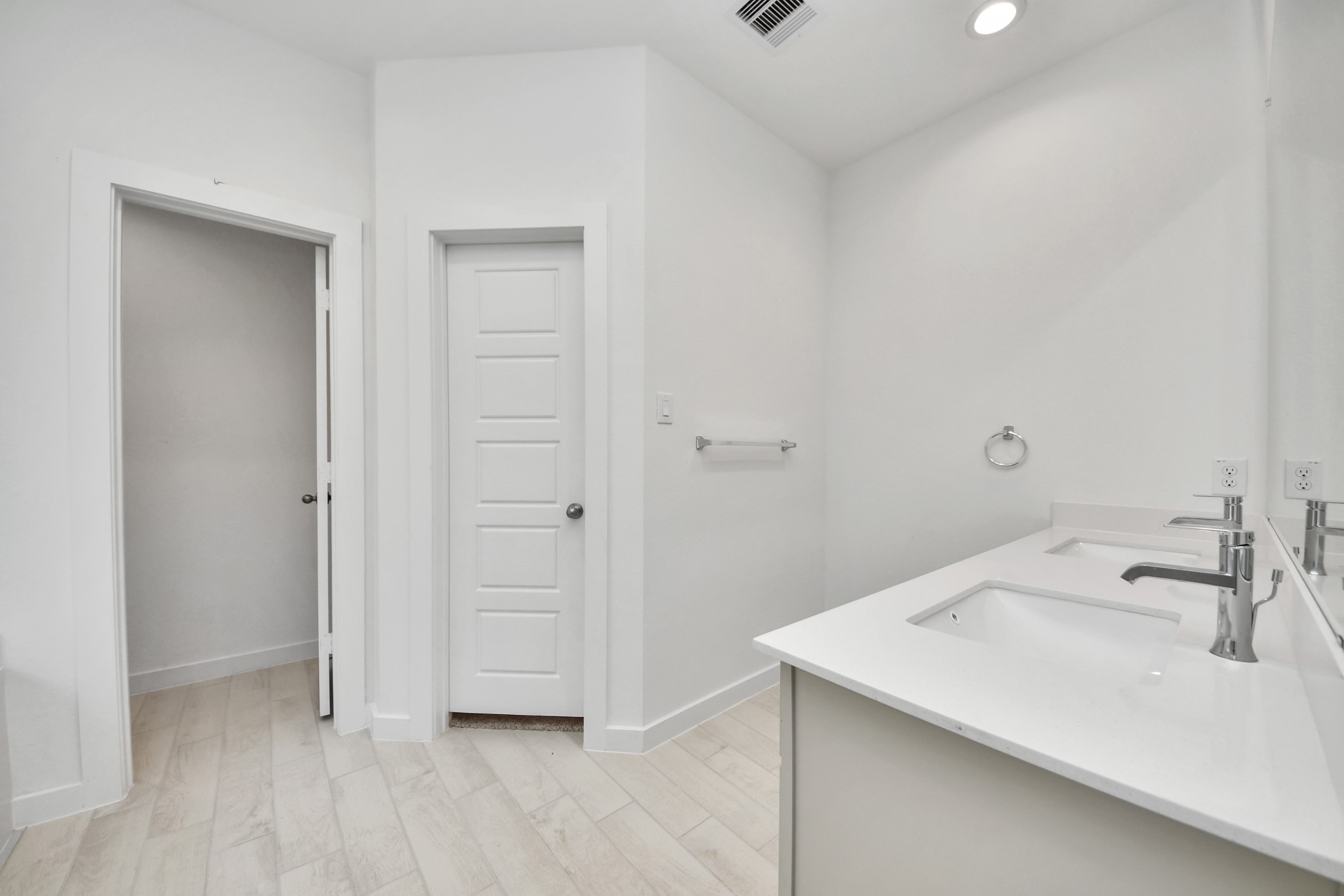 26371 Viva Drive Property Photo 33