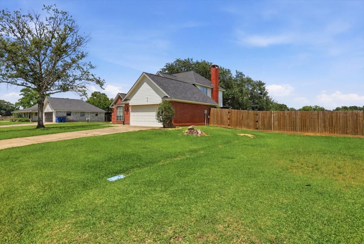 425 Blueberry Street Property Photo 3