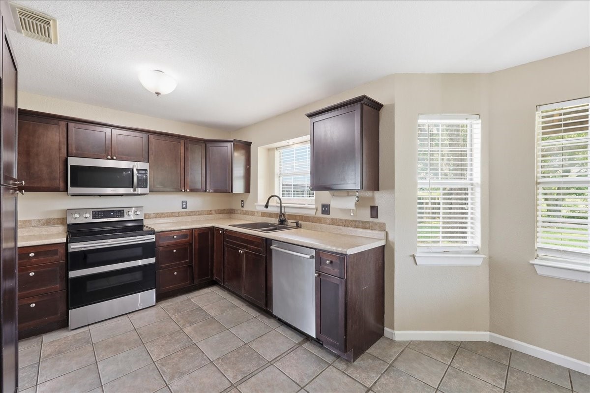 425 Blueberry Street Property Photo 13
