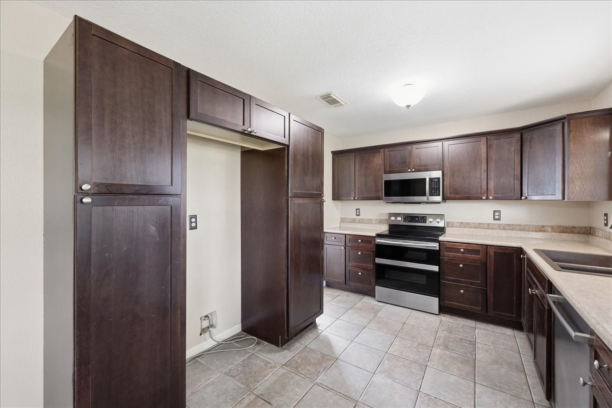 425 Blueberry Street Property Photo 14