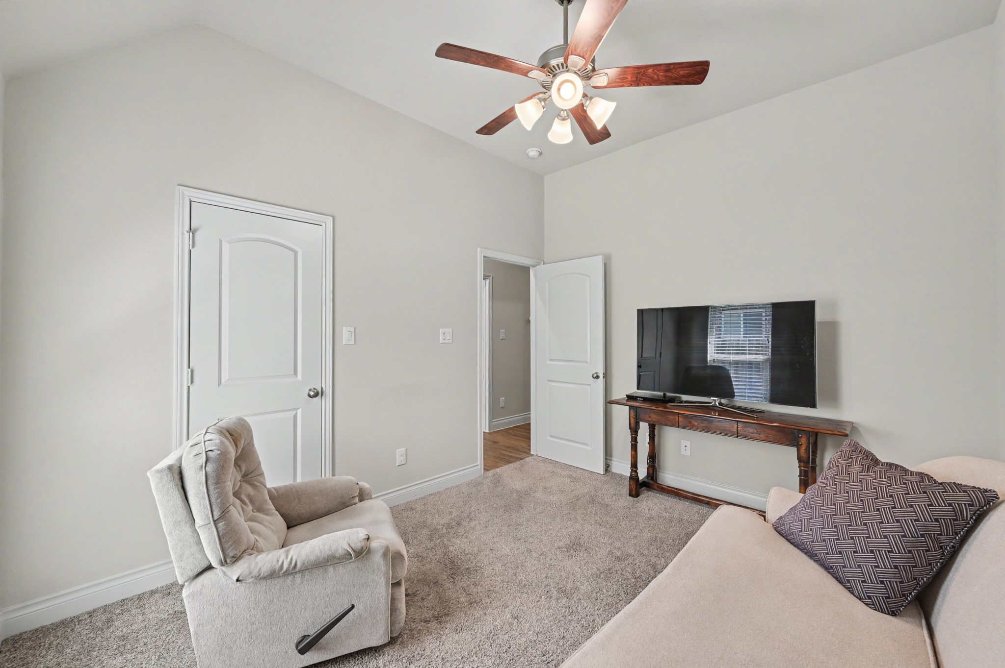 250 Torrey Bloom Loop Property Photo 32