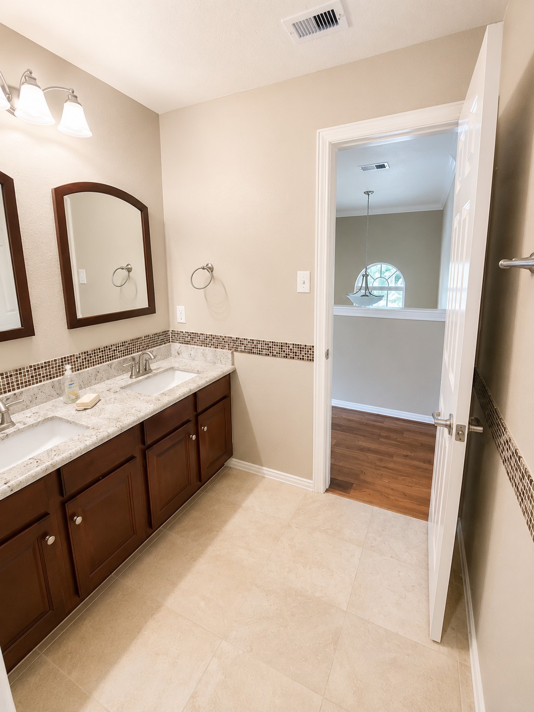 110 N Hawkhurst Circle Property Photo 10