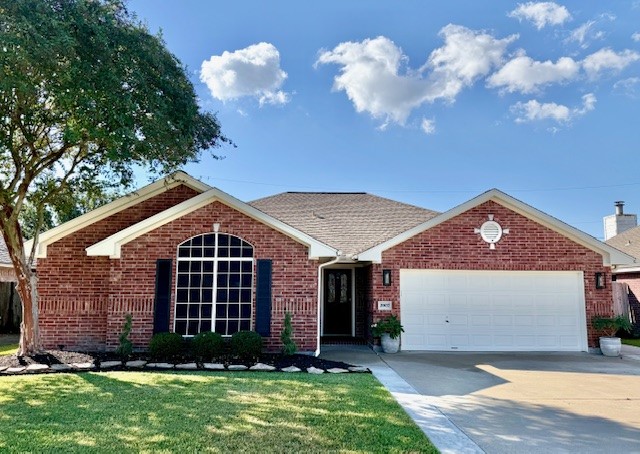 2907 30th Ave N Property Photo 2