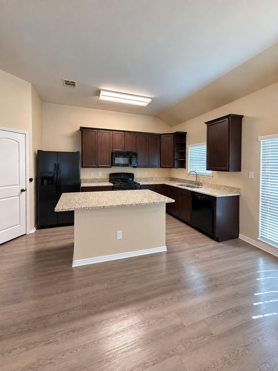 1150 Shadow Glenn Drive Property Photo 16