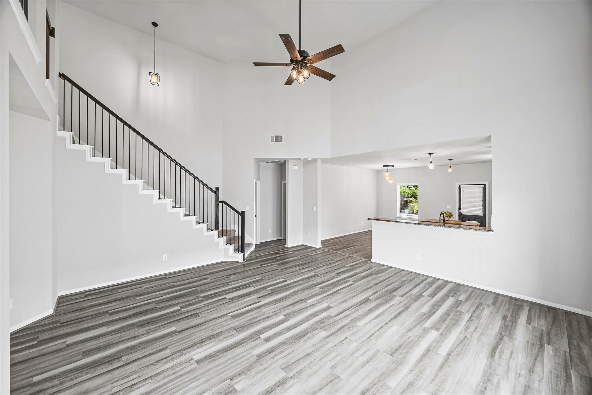 7327 Parkview Drive Property Photo 3