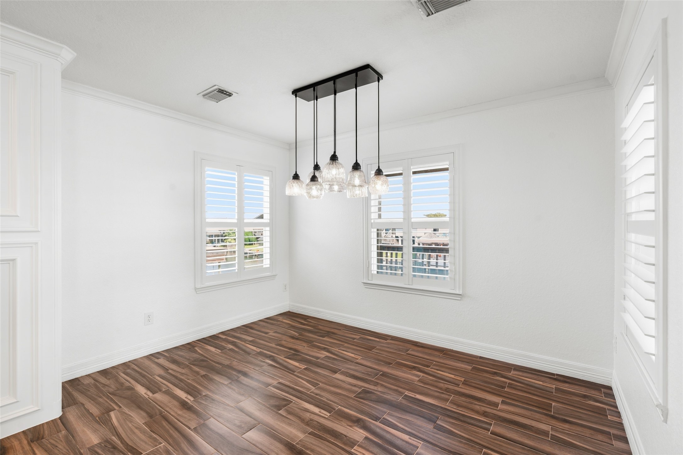 645 Warsaw Street Property Photo 11