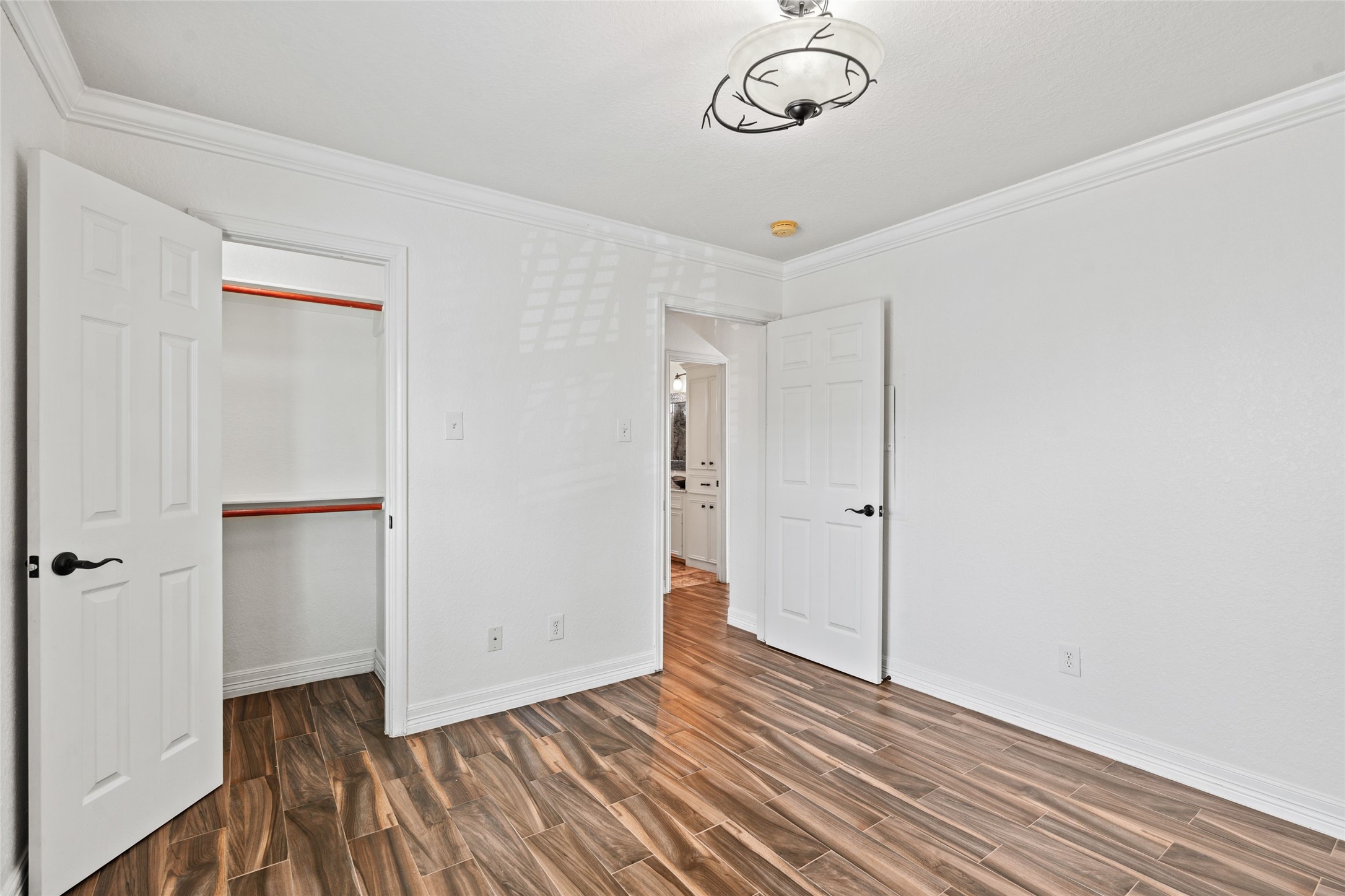 645 Warsaw Street Property Photo 13