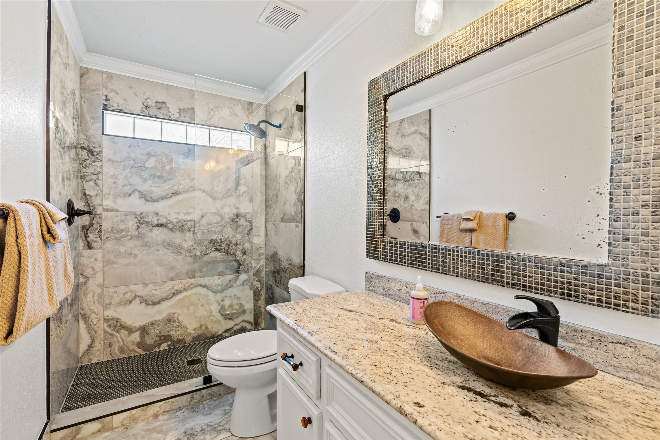 645 Warsaw Street Property Photo 14