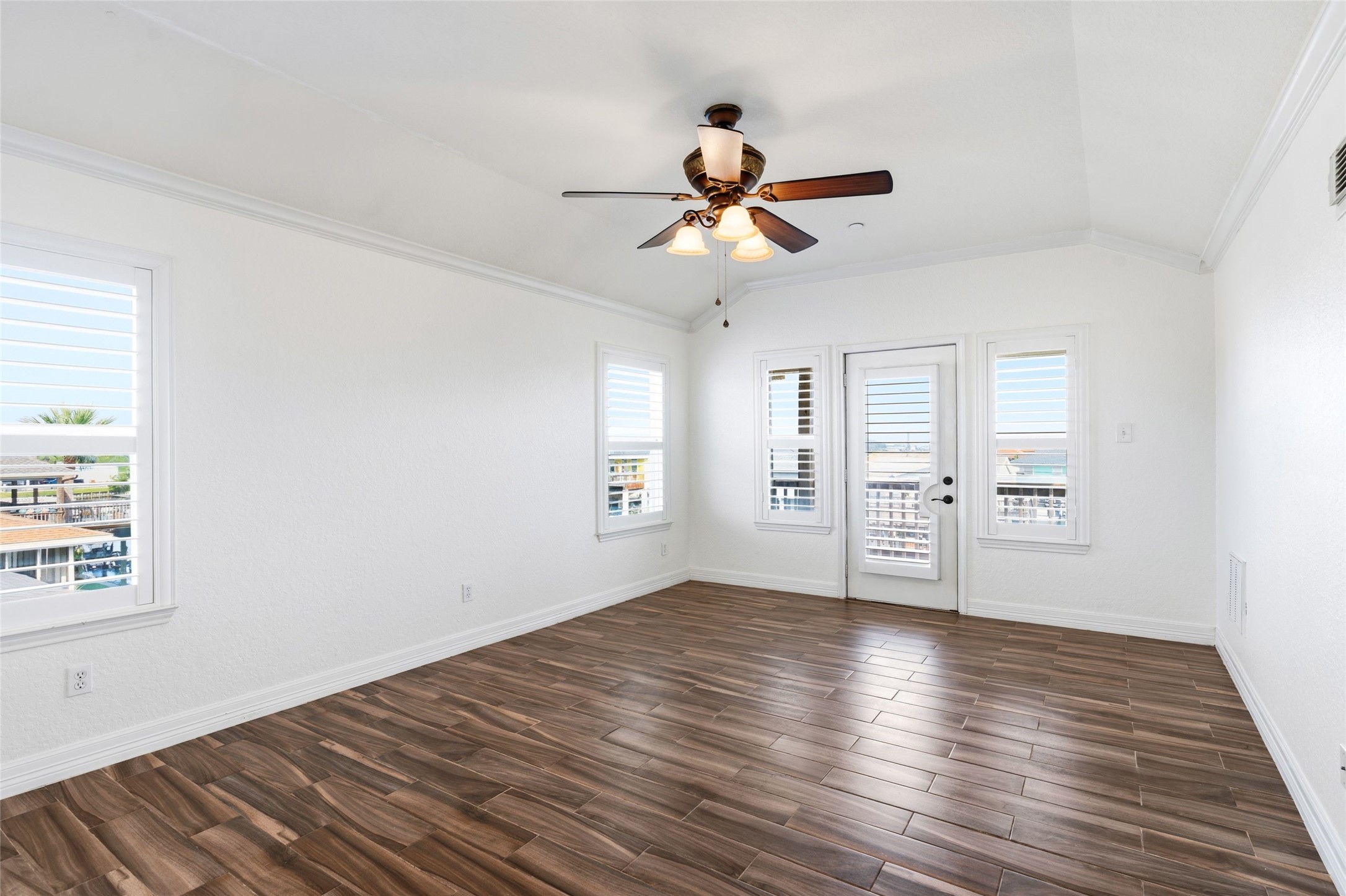 645 Warsaw Street Property Photo 18