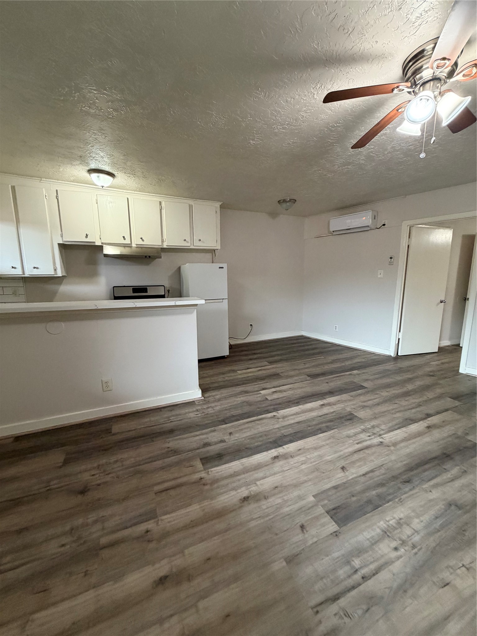 4811 Oakland Street 10 Property Photo 4