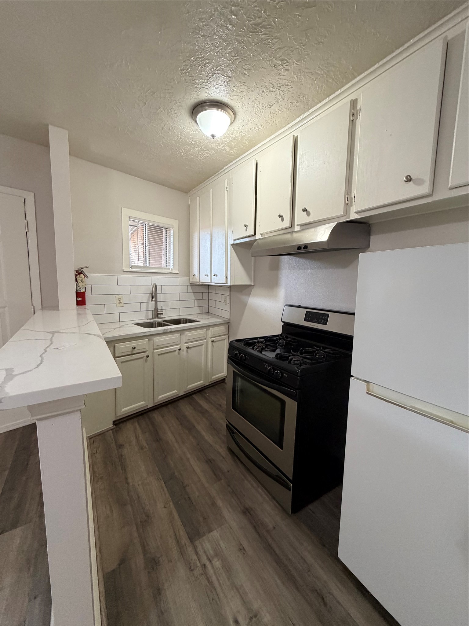 4811 Oakland Street 10 Property Photo 5
