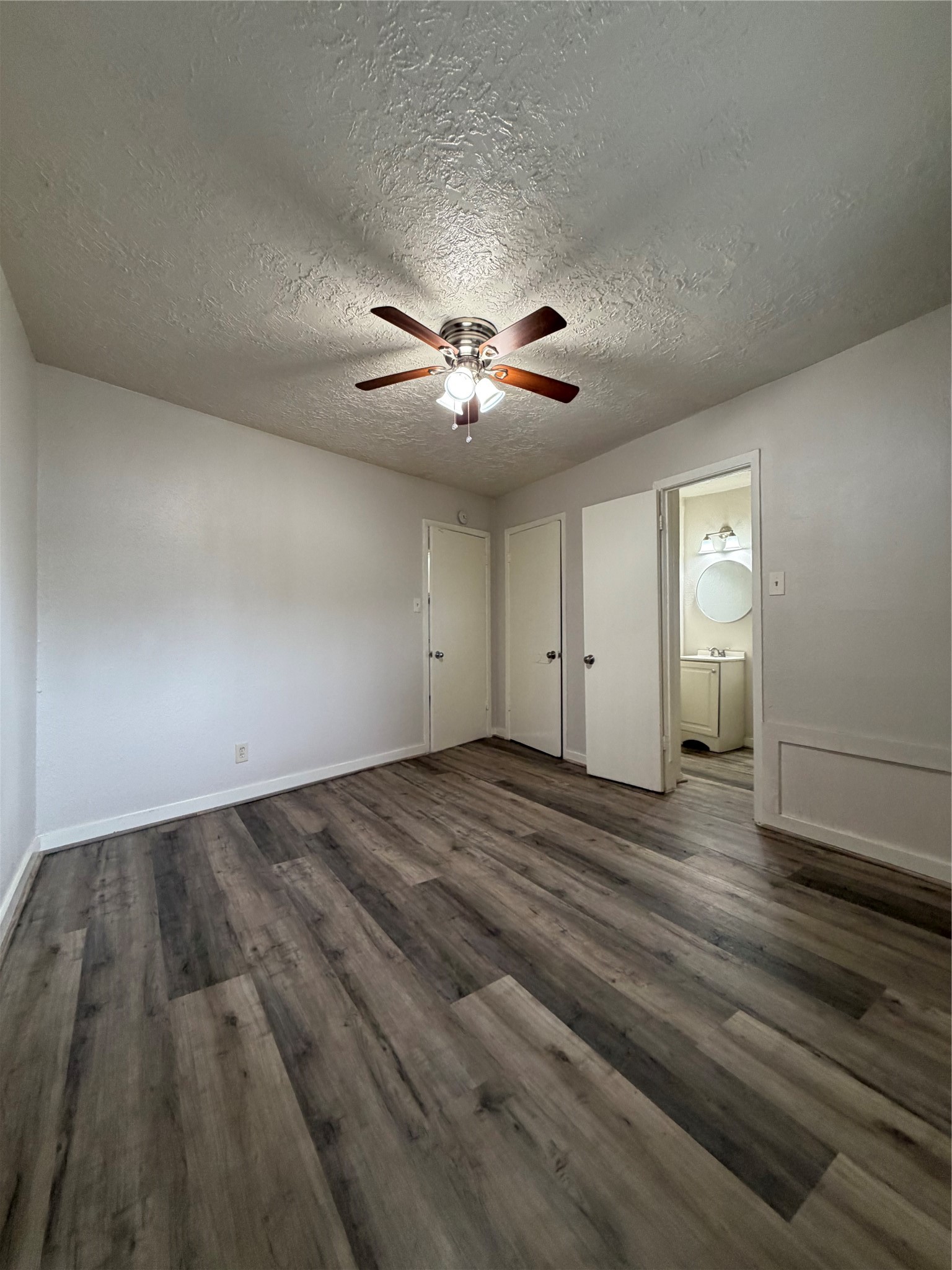 4811 Oakland Street 10 Property Photo 10