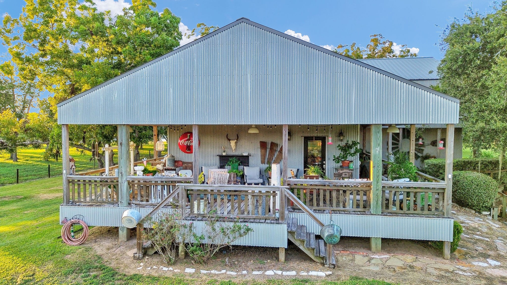 817 County Road 432 Property Photo 4