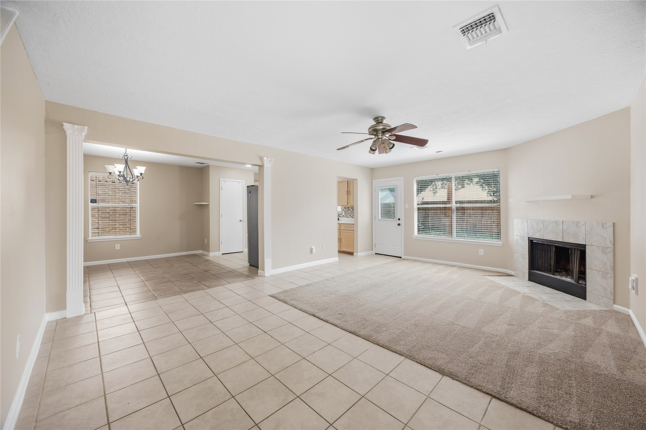 802 Oak West Drive Property Photo 2