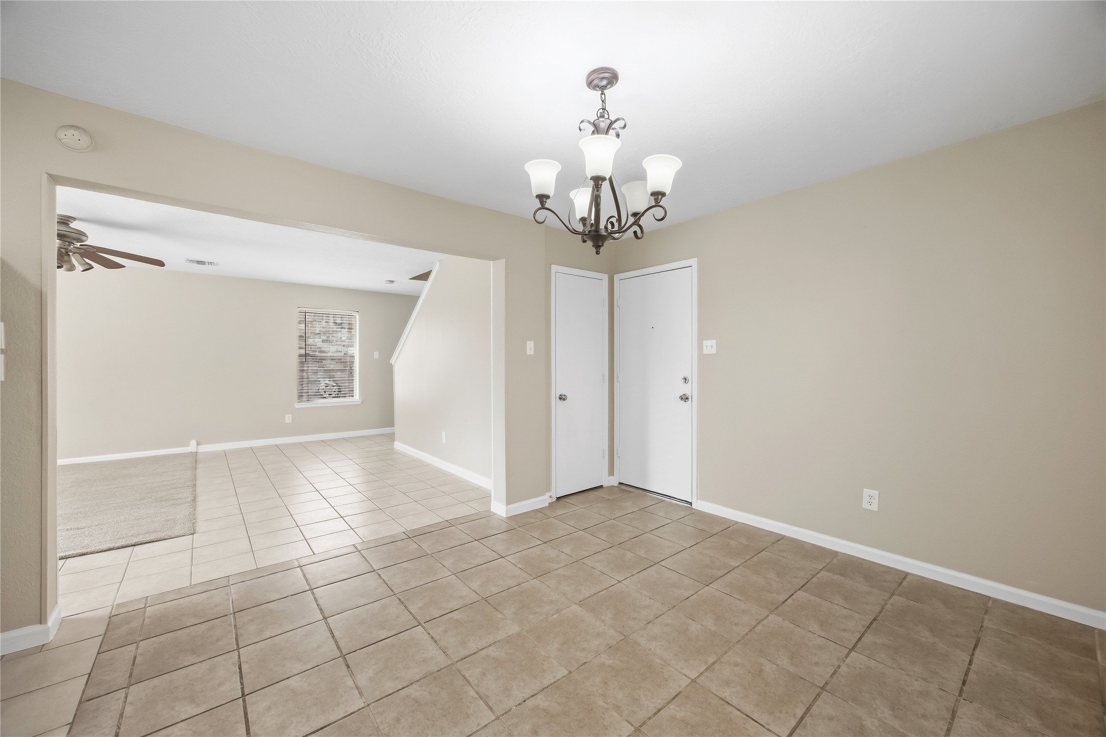 802 Oak West Drive Property Photo 5