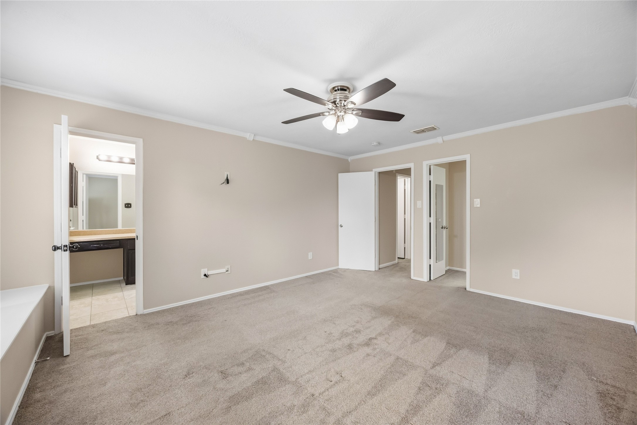 802 Oak West Drive Property Photo 9