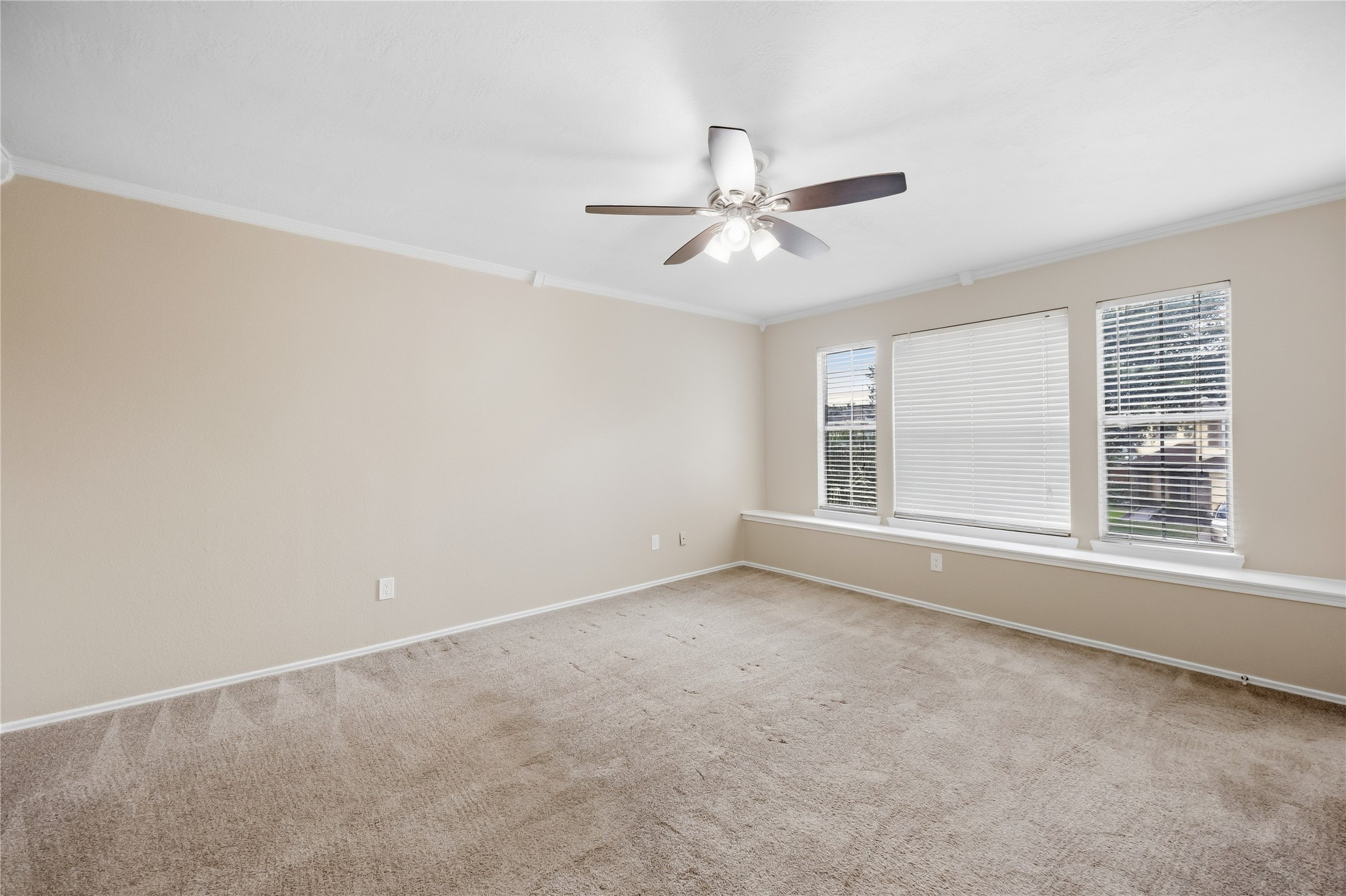 802 Oak West Drive Property Photo 10
