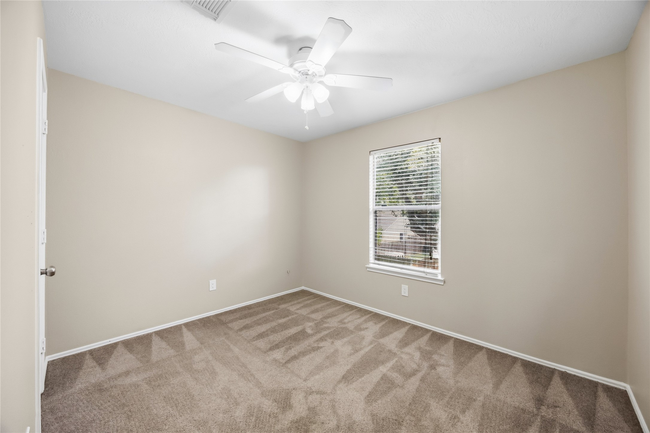 802 Oak West Drive Property Photo 14