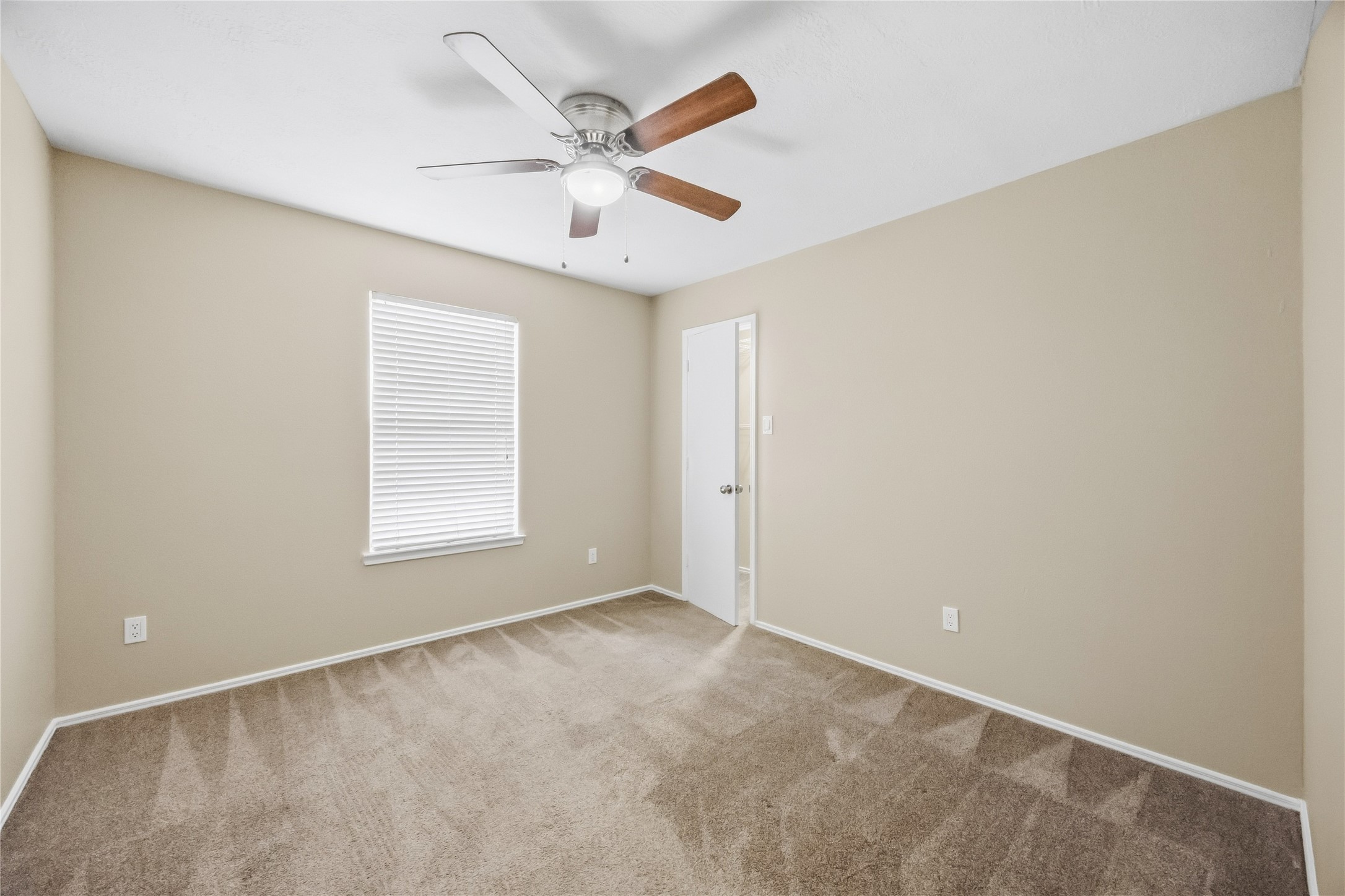 802 Oak West Drive Property Photo 15
