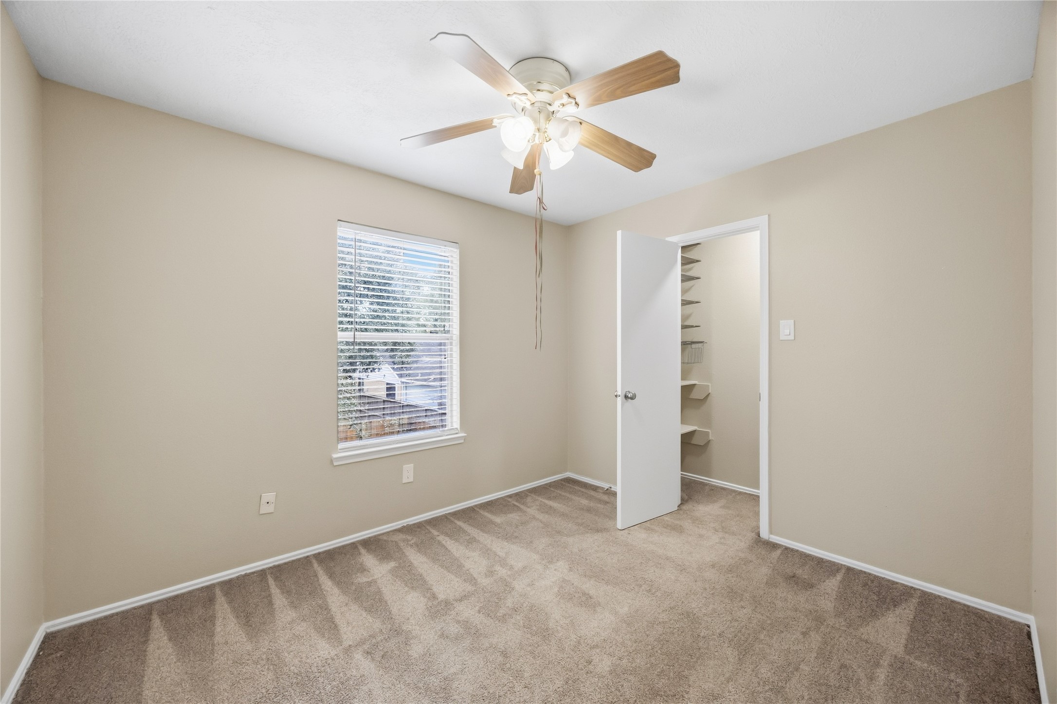 802 Oak West Drive Property Photo 16