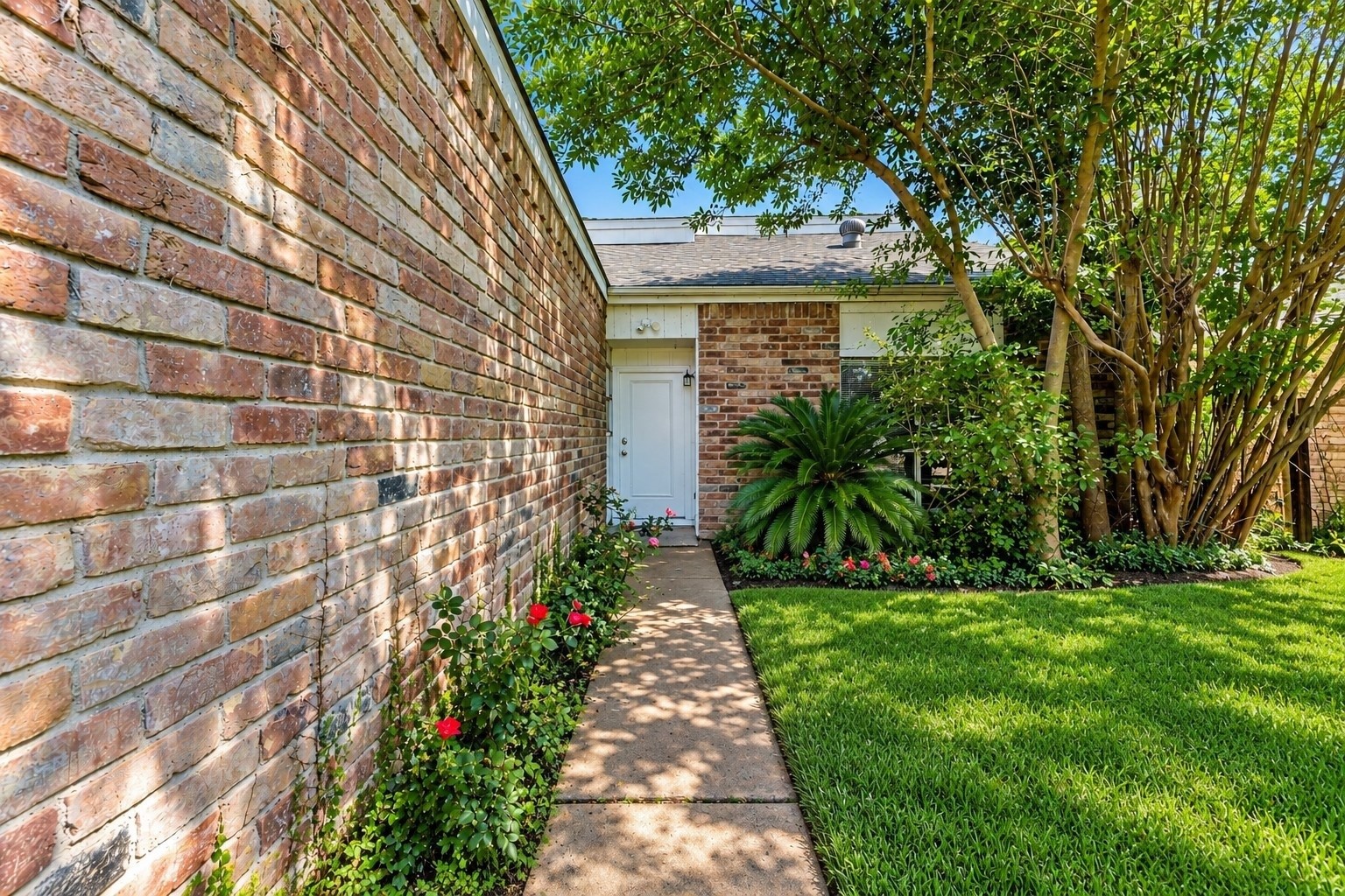 13307 Robinglen Drive Property Photo 1