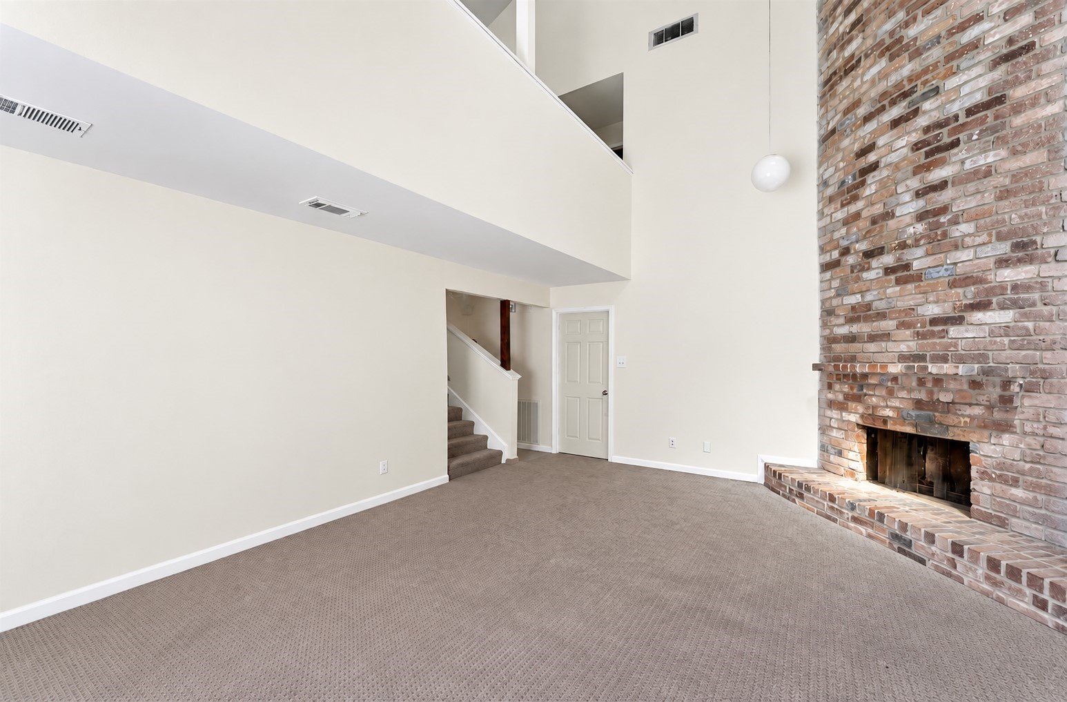 13307 Robinglen Drive Property Photo 2