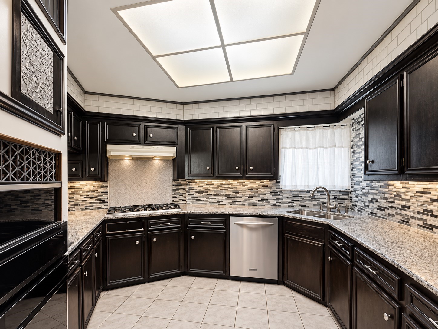13307 Robinglen Drive Property Photo 4