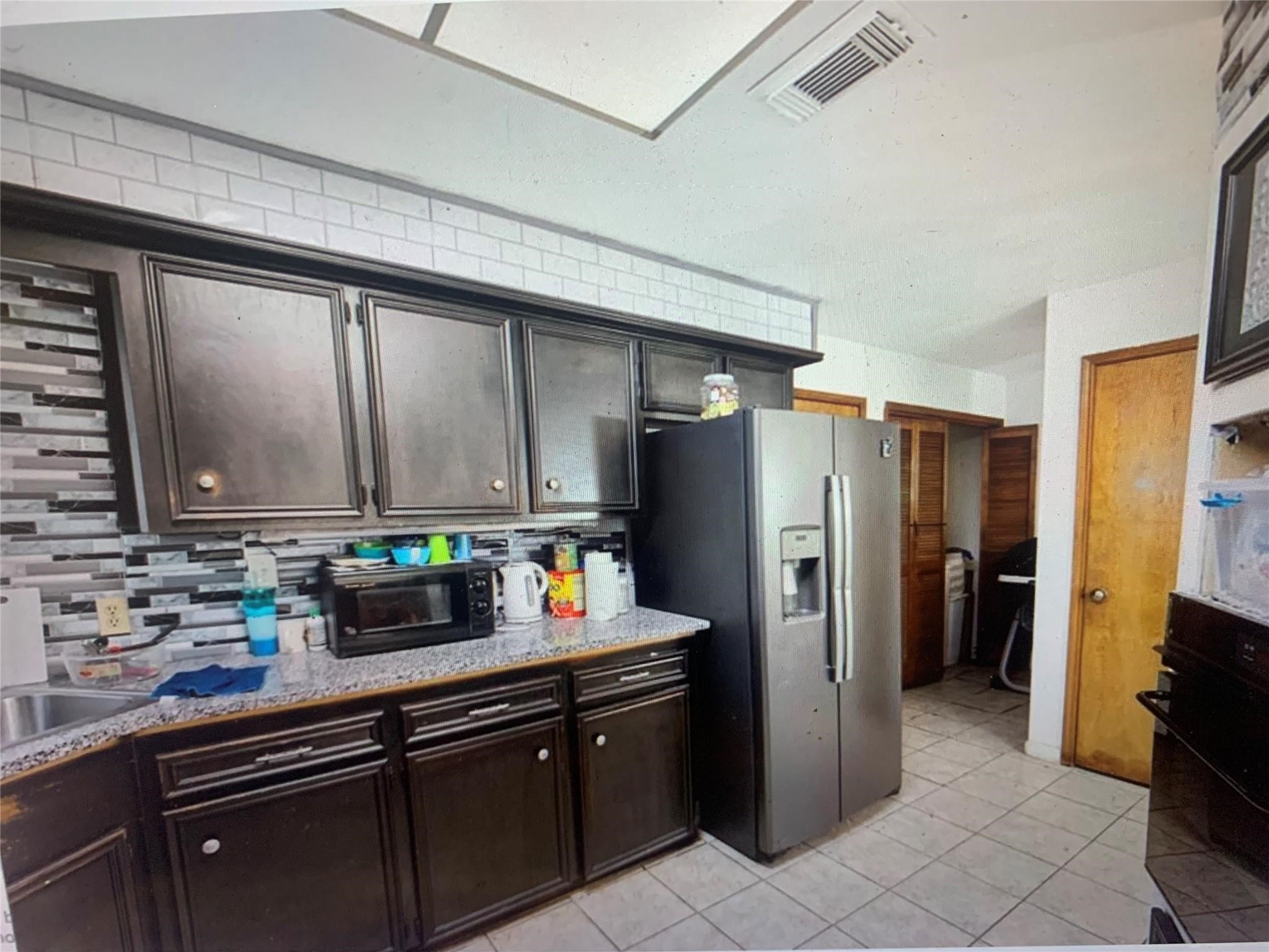 13307 Robinglen Drive Property Photo 5