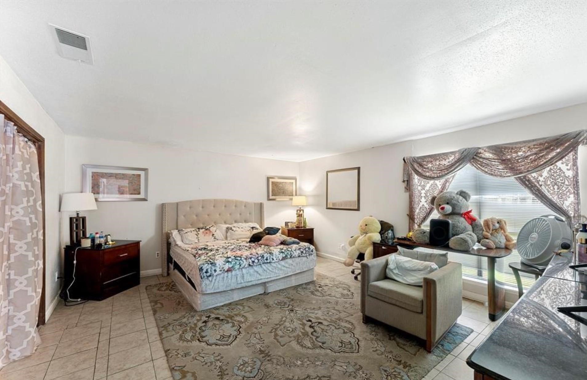 13307 Robinglen Drive Property Photo 6