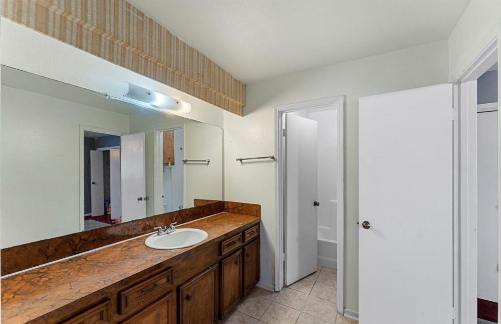 13307 Robinglen Drive Property Photo 7