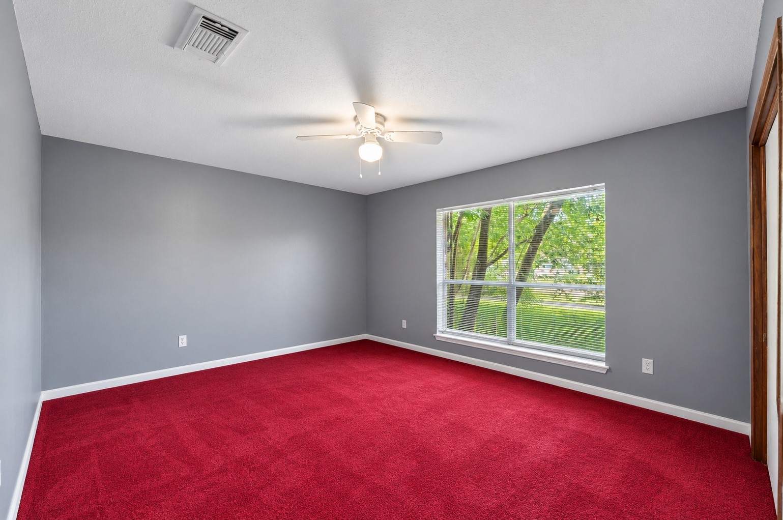 13307 Robinglen Drive Property Photo 11