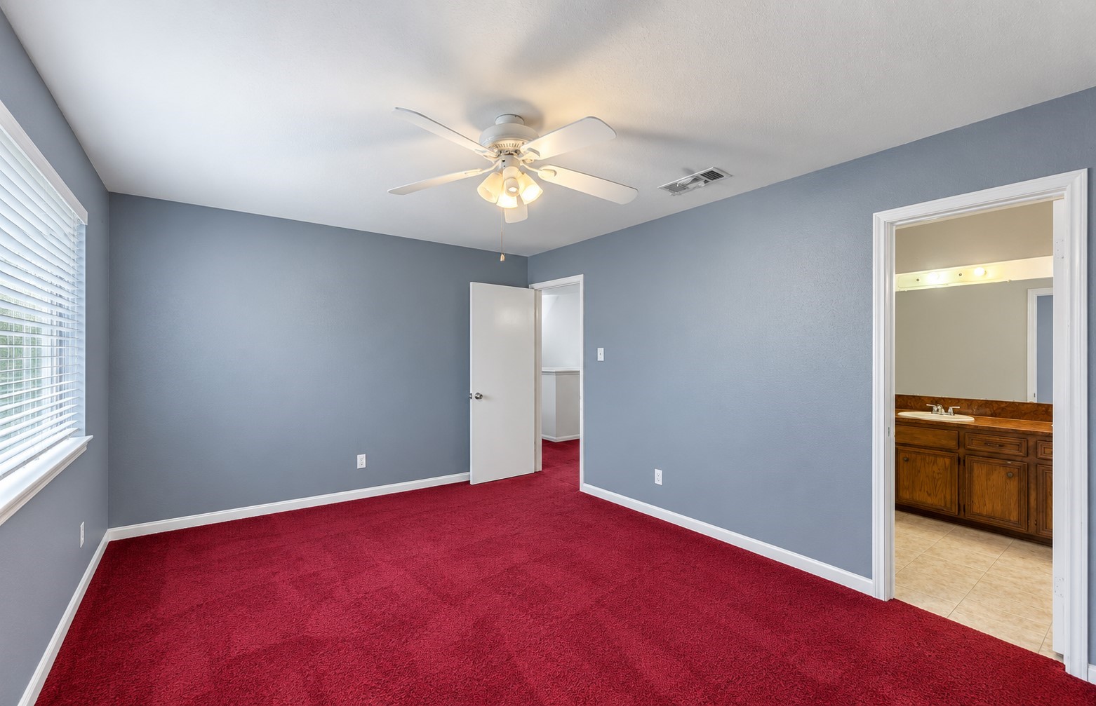 13307 Robinglen Drive Property Photo 12