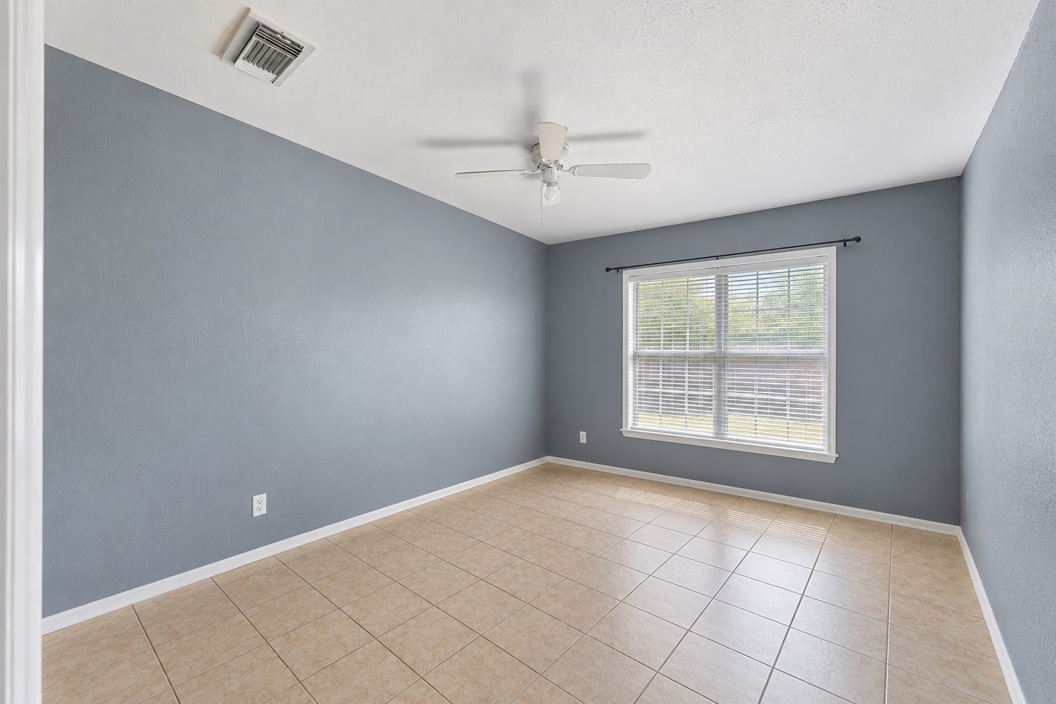 13307 Robinglen Drive Property Photo 15